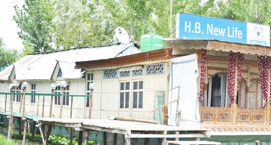 New Life Houseboat Dal Lake, Srinagar 1